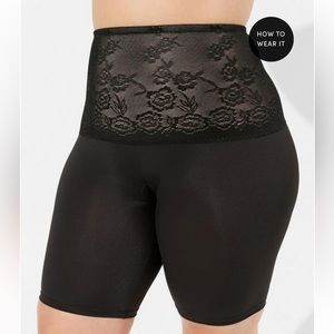 NWOT Torrid 3 microfibre 360° smoothing high rise shorts
